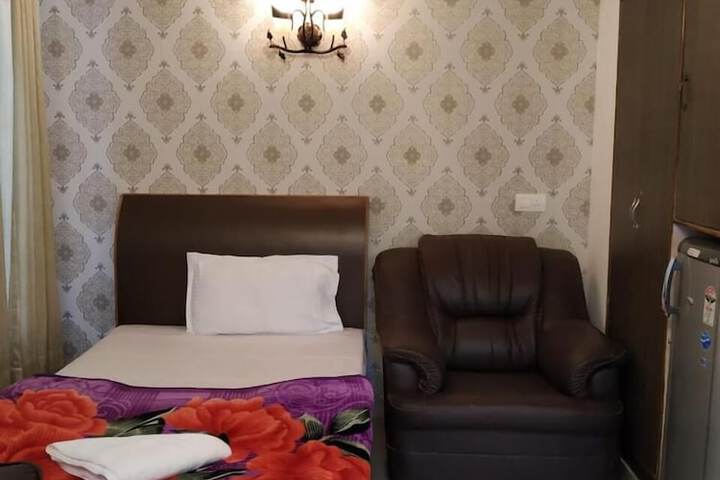 Room 7 of 42
