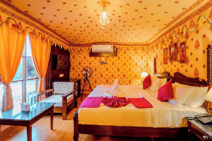Room 8 of 53