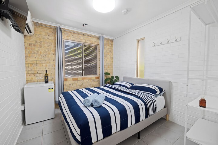 Room 2 of 23