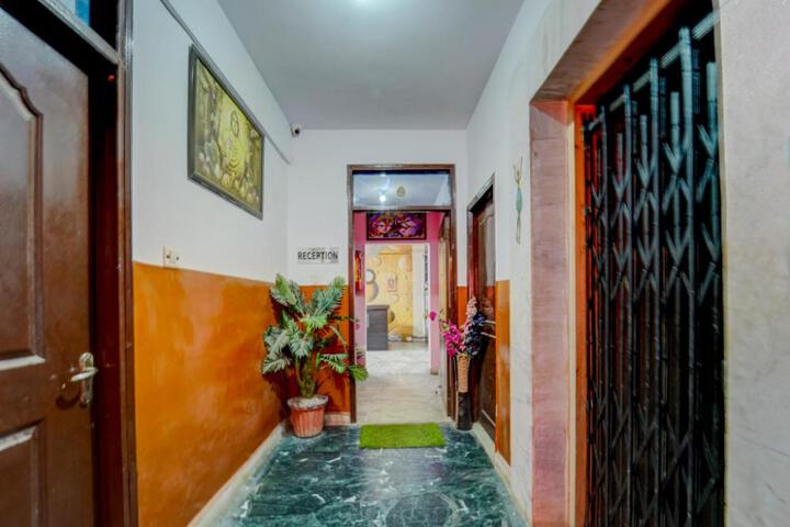 OYO 816383 Hotel New Savera