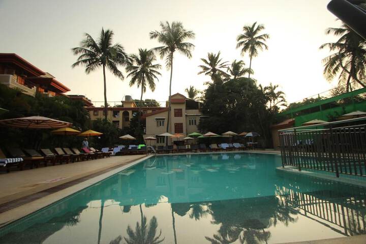 Hotel Pool