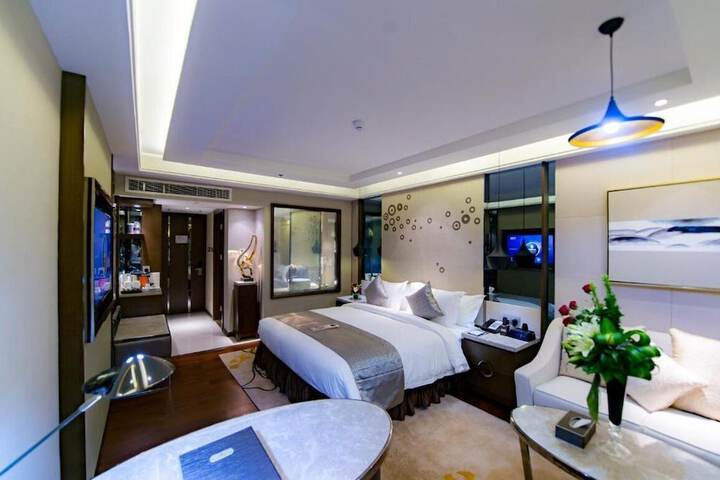 Room 40 of 86