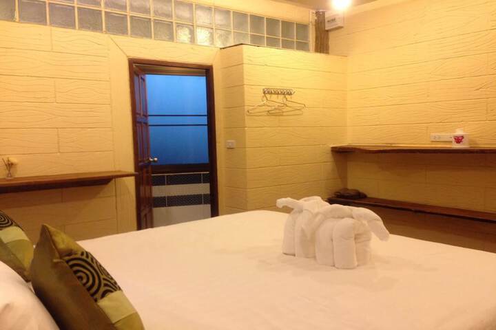 Room 4 of 34