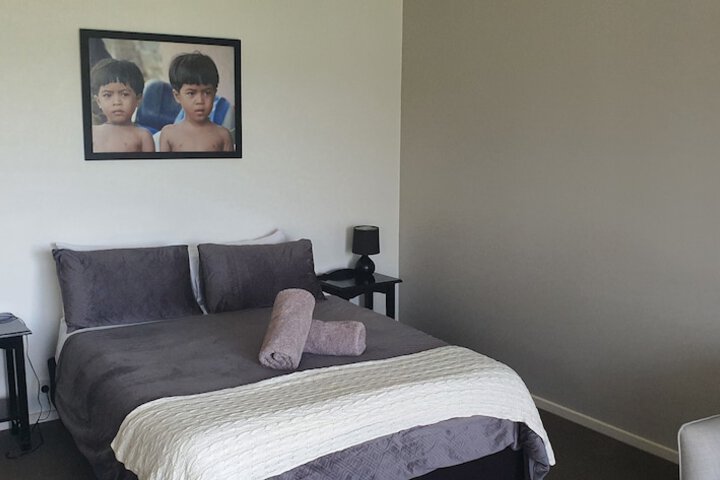 Room 6 of 32