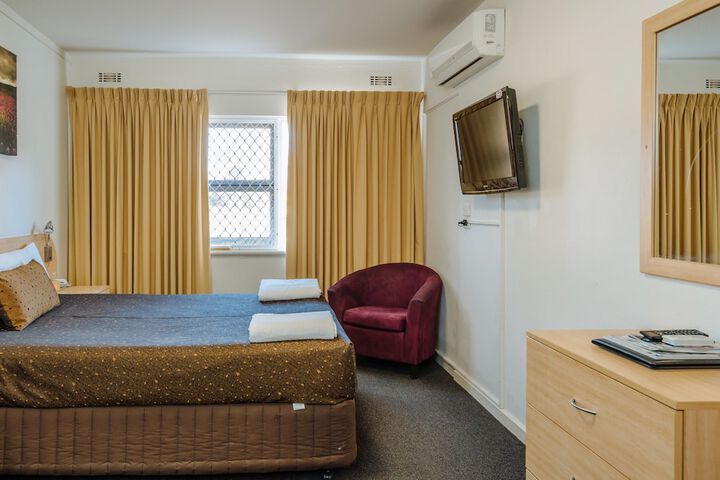 Room 7 of 37
