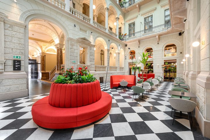 Guest Lobby
