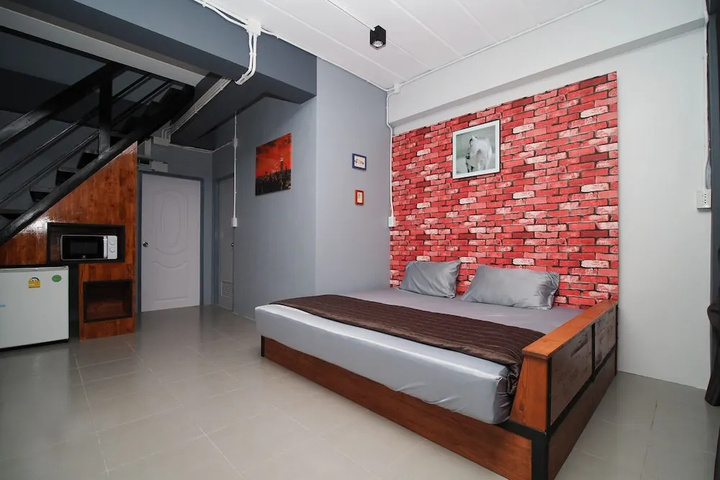 Room 14 of 18