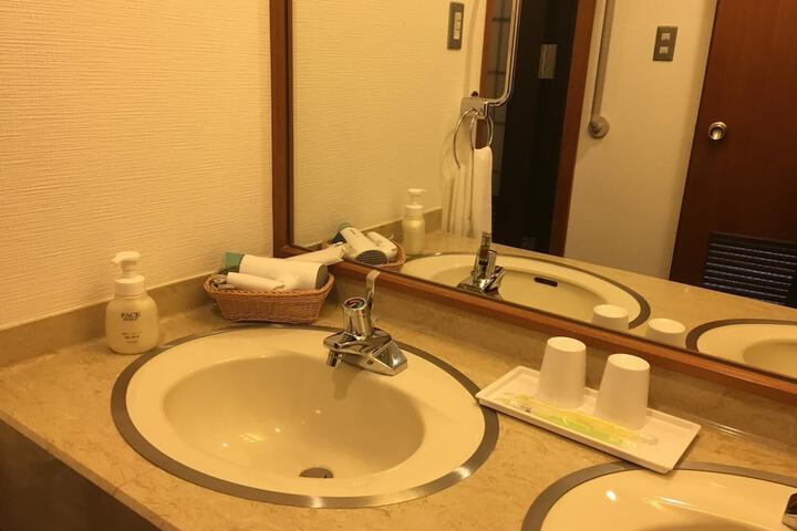 Room 22 of 33