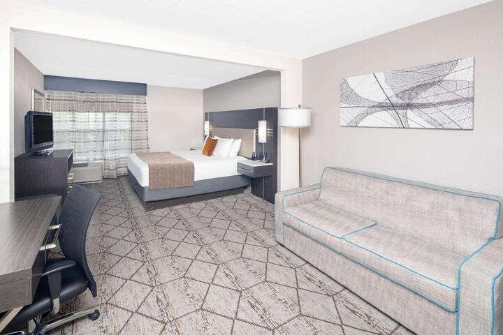1 King Bed (18 of 21)