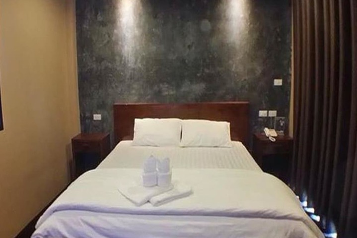 Room 9 of 24