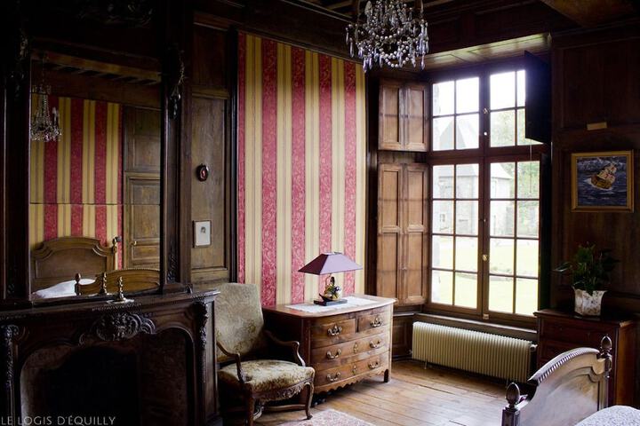 Room 2 of 48