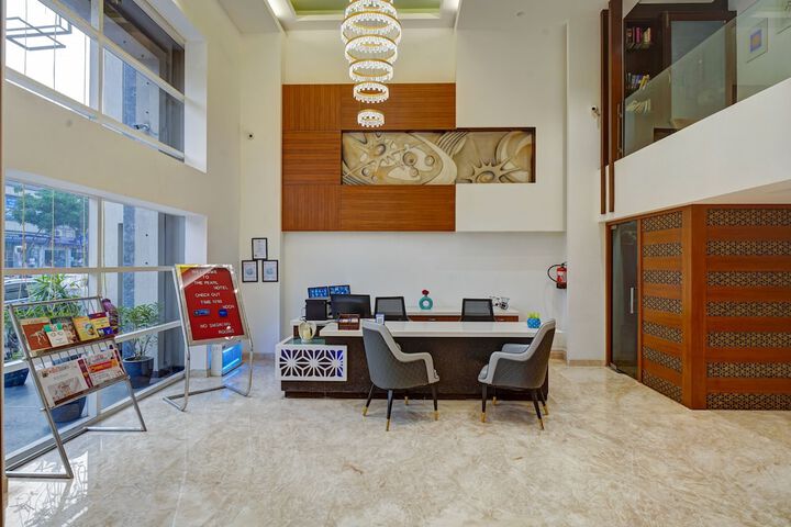 Hotel The Pearl - Newly Renovated in City Centre