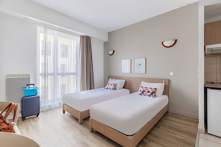 Room 3 of 25