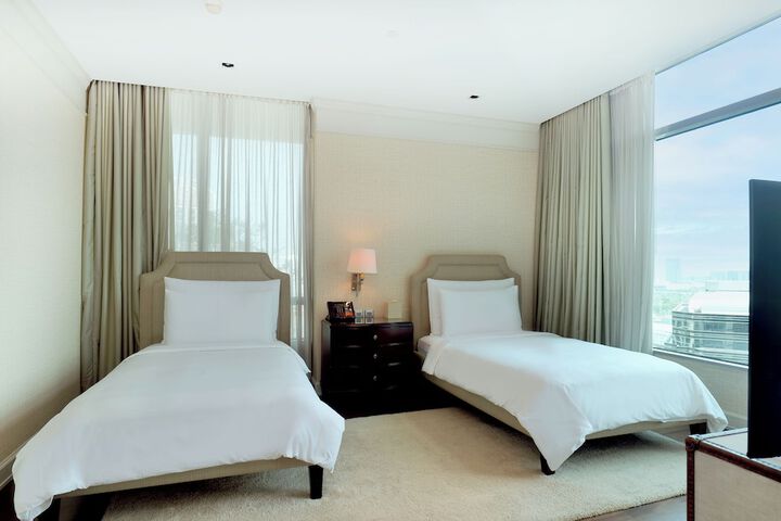 Room 16 of 160