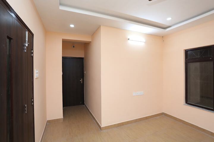COLLECTION O 17376 ADDA NEW TOWN