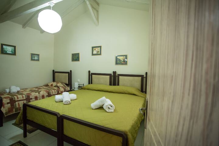Room 3 of 79