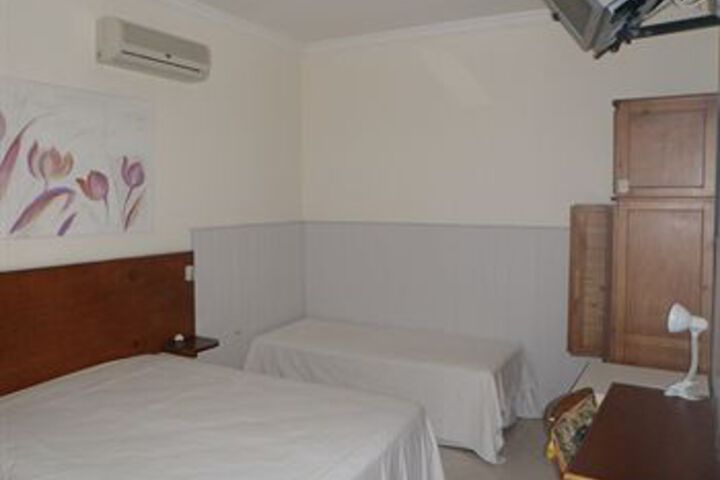 Room 11 of 24
