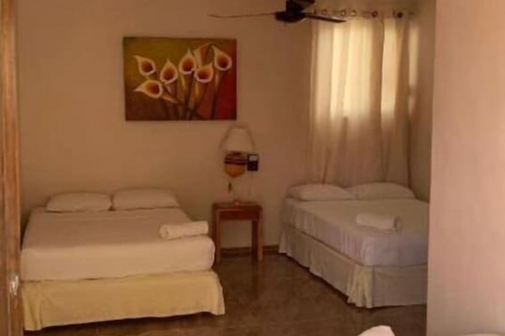 Room 6 of 14