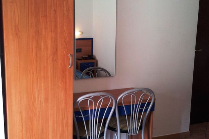 Room 20 of 37