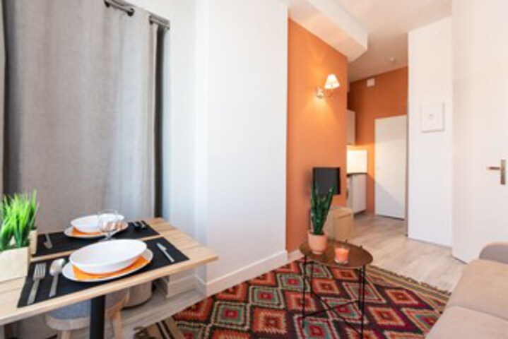 Room 8 of 31