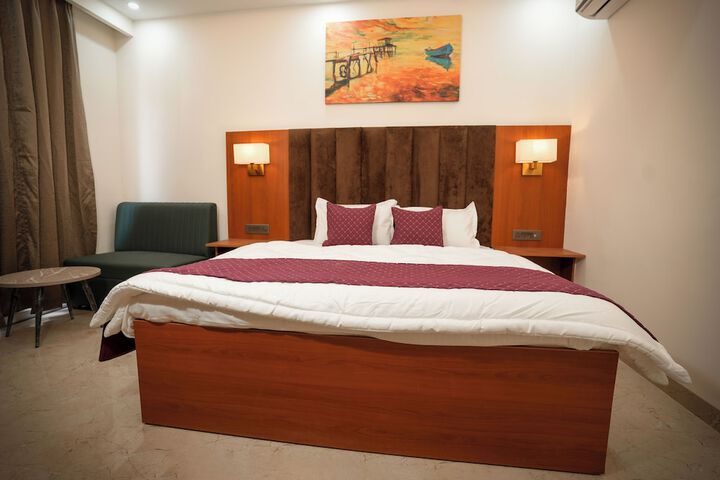 Room 8 of 20