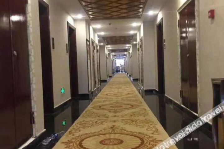 Hotel Interior 10 of 27