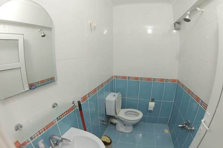 Room 4 of 7