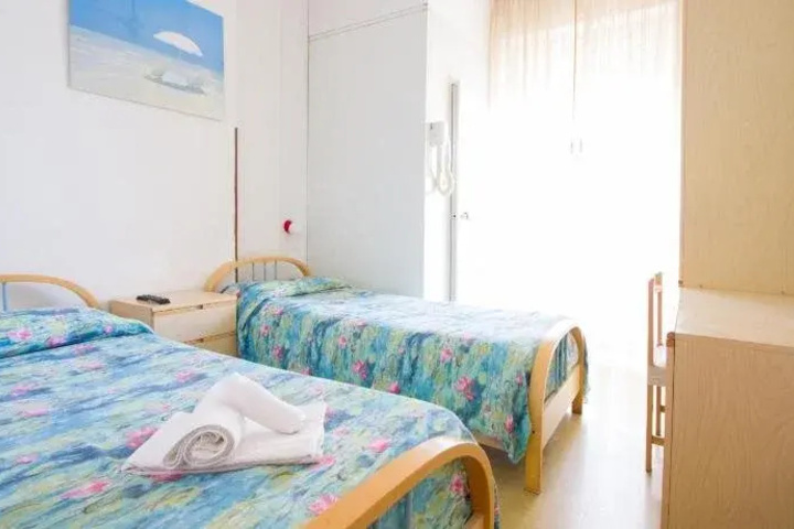 Room 2 of 31
