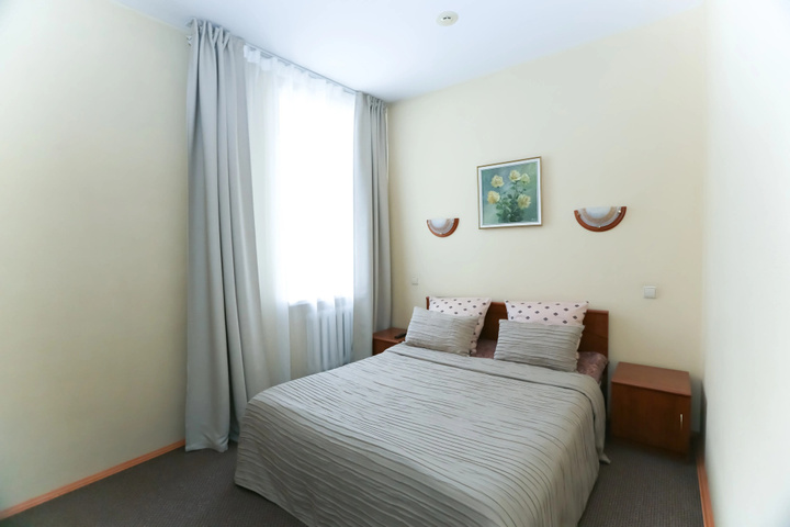 Room 3 of 10