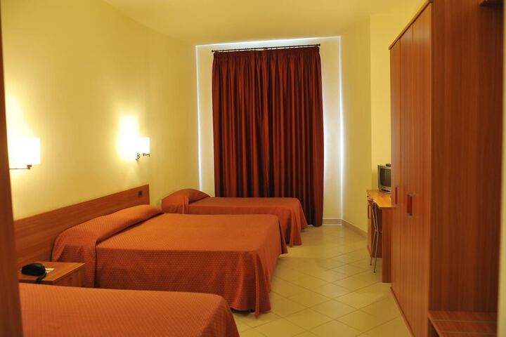 Room 4 of 29