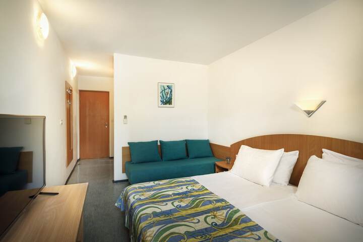 Room 13 of 59