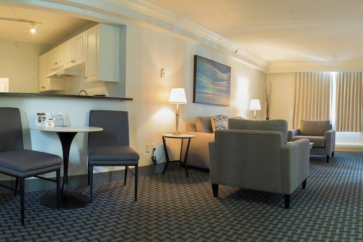 Room 27 of 210