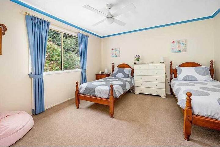 Room 12 of 83