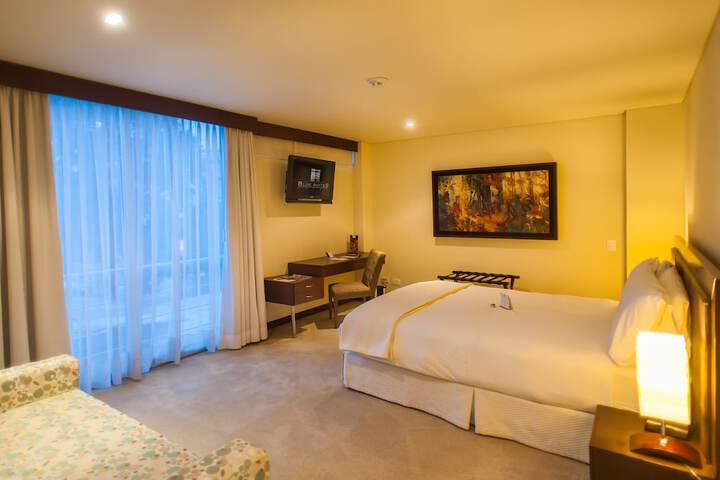 Room 17 of 39