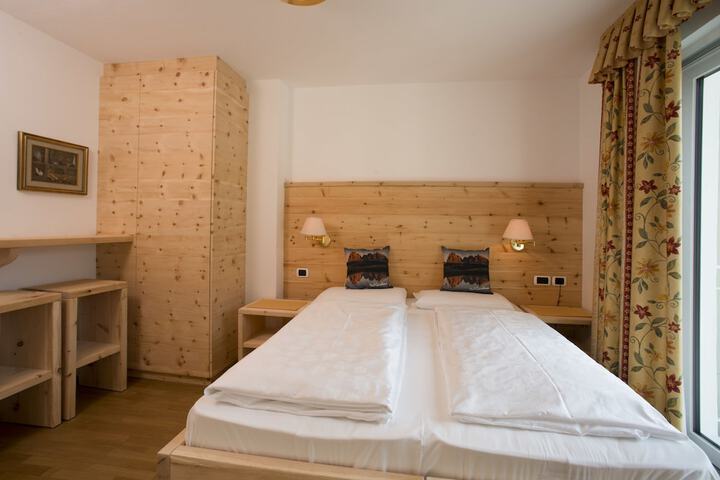 Room 9 of 72