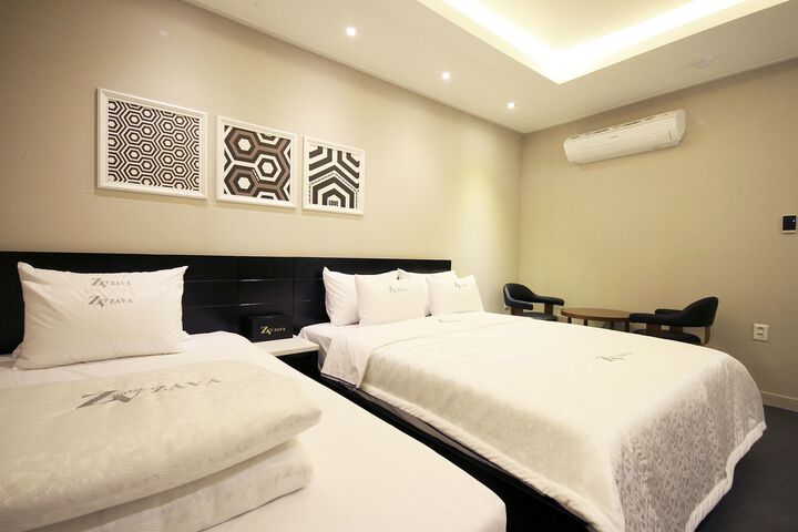 Room 6 of 22