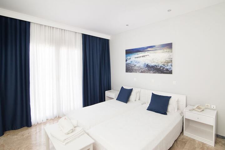 Room 12 of 47