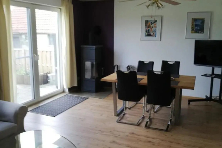 Room 5 of 11