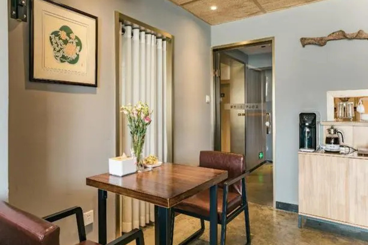 Hangzhou Xihu White Villa Hotel