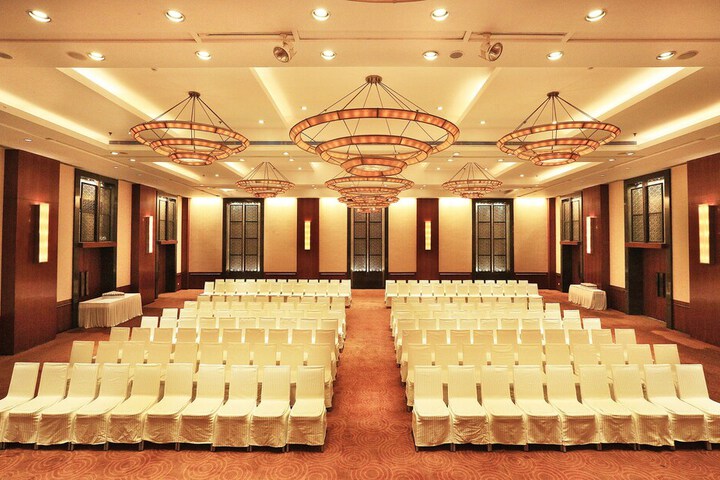 Ballroom/Hall 19 of 26