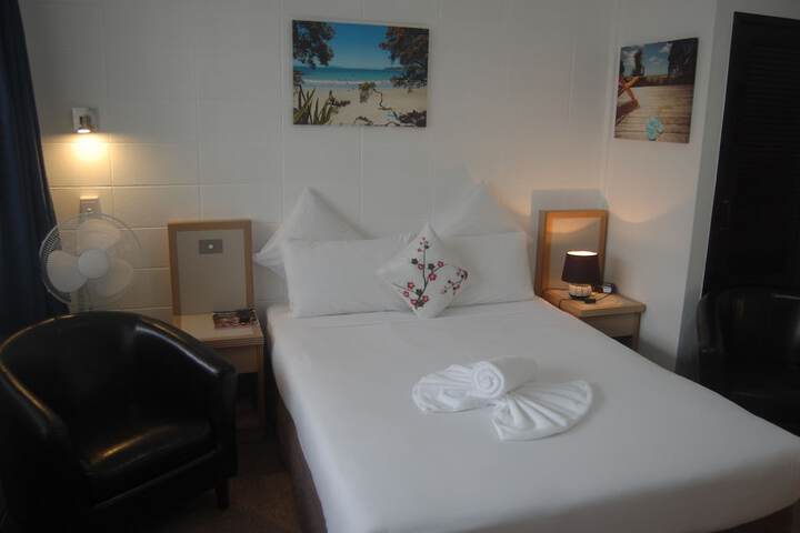Room 11 of 20