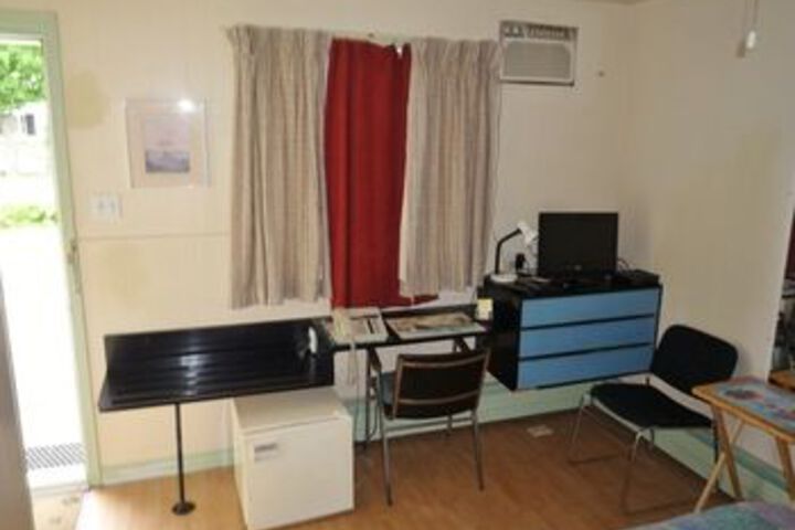 Room 33 of 48