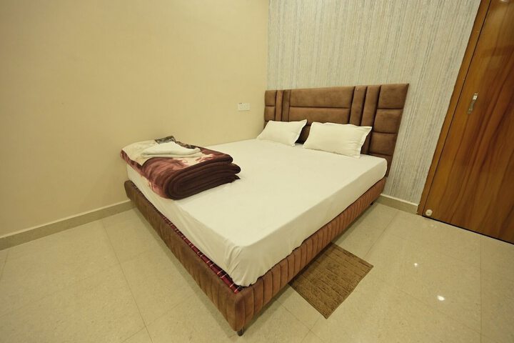 Room 52 of 90