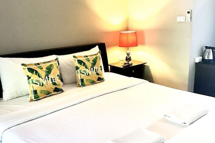 Room 6 of 34
