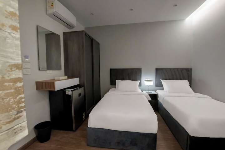 Room 7 of 36