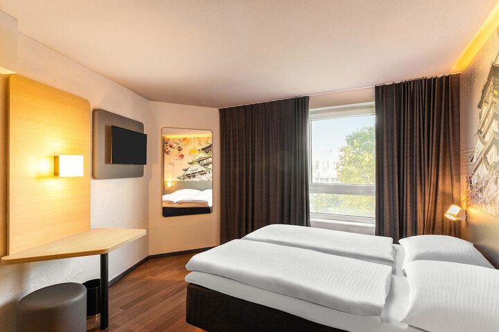 Room 6 of 31