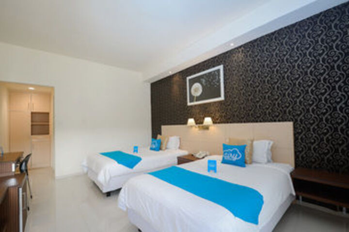 Room 13 of 36