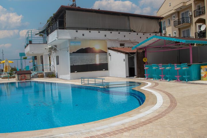 Pool 42 of 105