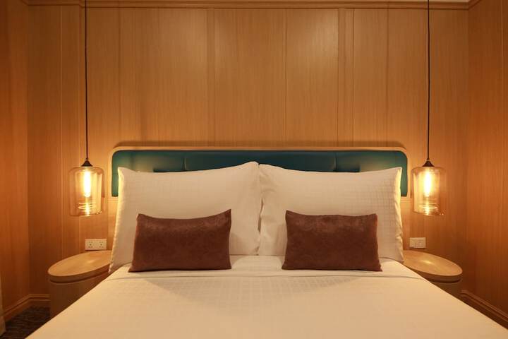 Room 4 of 64