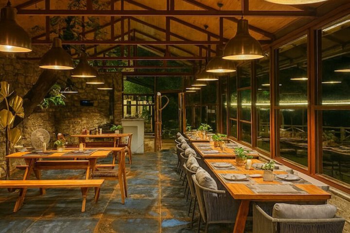 Dining 67 of 99